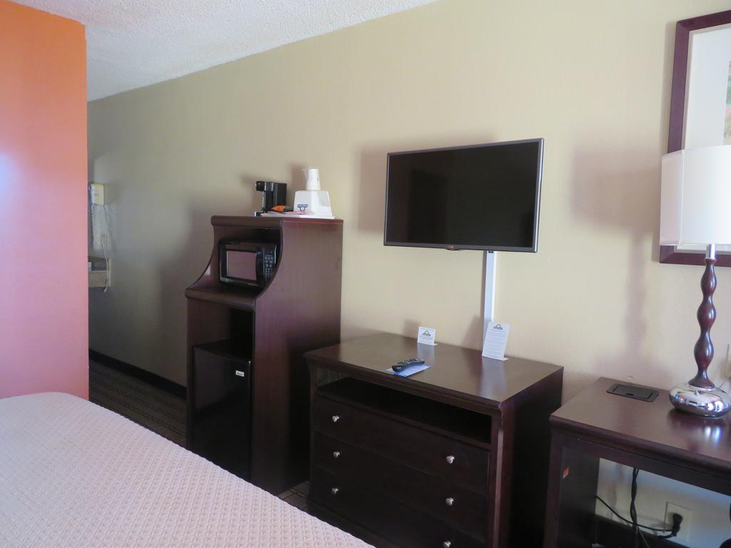 Days Inn By Wyndham Blytheville Esterno foto